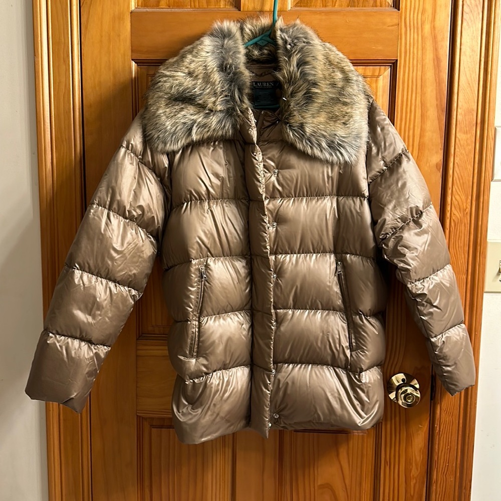 Lauren by Ralph Lauren puffer jacket with fur collar. Size small.